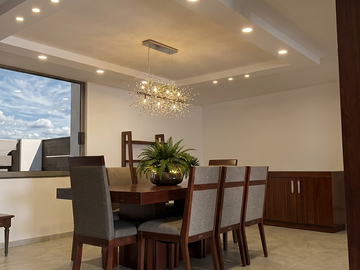 RESIDENCIA DE LUJO EN VENTA CON ELEVADOR, ROOF GARDEN, PANELES SOLARES Y VISTA P