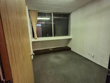OFICINA A UNOS PASOS DEL EX TOREO DE 4 CAMINOS