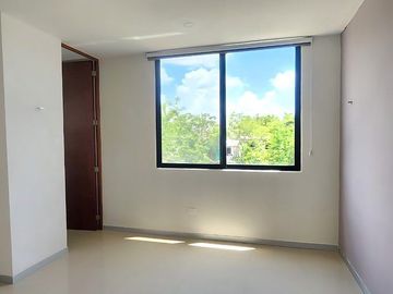 Renta pequeño Townhouse 2 recamara paneles solares cholul
