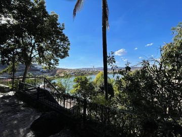 DEPARTAMENTO AMUEBLADO EN RENTA CON VISTA AL LAGO EN JURIQUILLA, QUERETARO