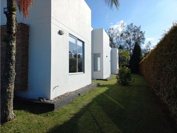 VENDEMOS CASA DE UN NIVEL EN LLANOGRANDE/RIONEGRO