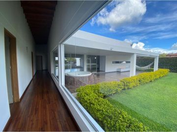 VENDEMOS CASA DE UN NIVEL EN LLANOGRANDE/RIONEGRO