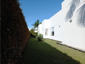VENDEMOS CASA DE UN NIVEL EN LLANOGRANDE/RIONEGRO