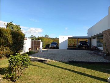 VENDEMOS CASA DE UN NIVEL EN LLANOGRANDE/RIONEGRO