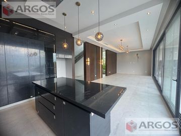 CASA EN VENTA EN CASTAÑOS DEL VERGEL