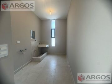 CASA EN VENTA EN CASTAÑOS DEL VERGEL