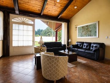 Casa en San Miguel Zinacantepec, Estado de México, triple seguridad y jardín privado