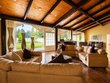 Casa en San Miguel Zinacantepec, Estado de México, triple seguridad y jardín privado