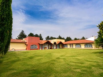 Casa en San Miguel Zinacantepec, Estado de México, triple seguridad y jardín privado