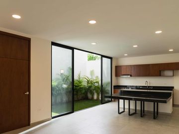 Casa en venta en Temozon Norte 36