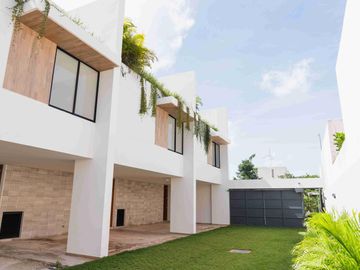 Casa en venta en Temozon Norte 36
