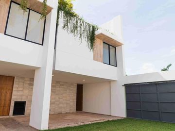 Casa en venta en Temozon Norte 36