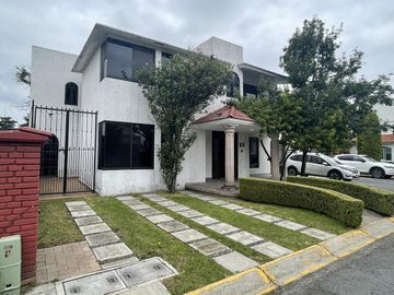 Casa en Santa Cruz Otzacatipan, Toluca