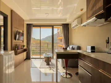 1 bedroom apartment with garden view