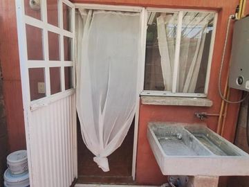 VENTA DE CASA EN FRACCIONAMIENTO HACIENDA SANTA CLARA EN LERMA