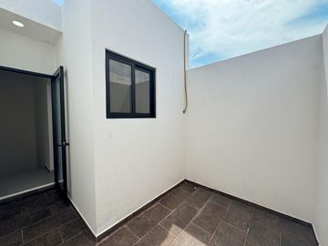 CASA EN PUNTO LOMAS CON ALBERCA