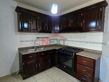 Casa en Renta Frente a Parque y en Esquina - Real del Sol