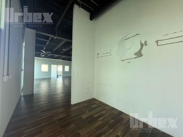 ¡LOCAL PARA OFICINAS ADMINISTRATIVAS EN ÁREA AH KIM PECH, CAMPECHE!
