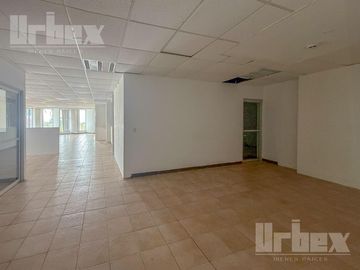 AMPLIO LOCAL EN RENTA EN ZONA AH KIM PECH, CAMPECHE