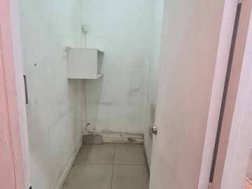 Excelente local comercial plena Avenida Recoleta