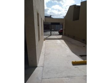 EXCELENTE DUPLEX EN VENTA  2 AMB. COCHERA 2