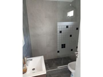 EXCELENTE DUPLEX EN VENTA  2 AMB. COCHERA 2