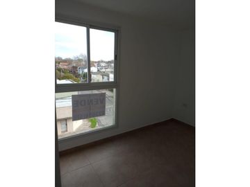 EXCELENTE DUPLEX EN VENTA  2 AMB. COCHERA 2