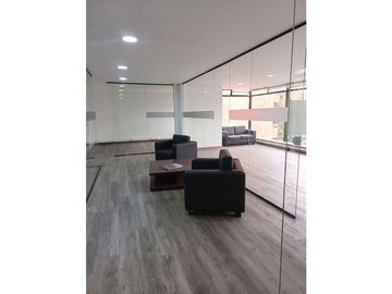 CABRERA OFICINA ARRIENDO 215 MT2