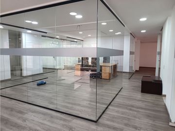 CABRERA OFICINA ARRIENDO 215 MT2