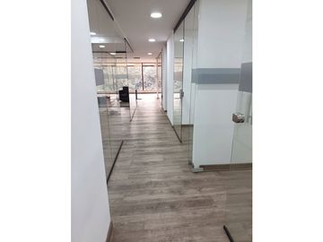 CABRERA OFICINA ARRIENDO 215 MT2