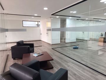 CABRERA OFICINA ARRIENDO 215 MT2
