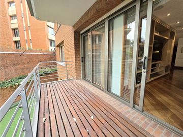 SE ARRIENDA APARTAMENTO EN CHICÓ CON TERRAZA