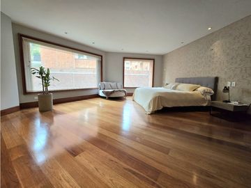 SE ARRIENDA APARTAMENTO EN CHICÓ CON TERRAZA