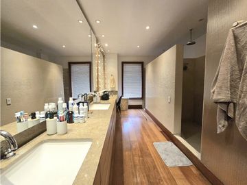 SE ARRIENDA APARTAMENTO EN CHICÓ CON TERRAZA