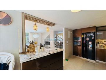 Casa en Conjunto en venta en Villa Santos con piscina privada