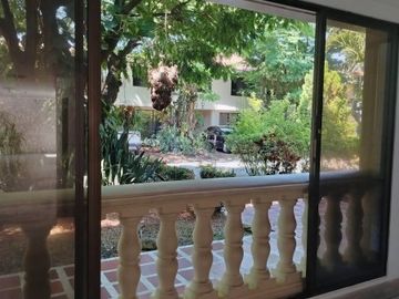 hermosa casa, construcción antisismica,excelente  ubicacion en conjunto residencial,sector con mucha arbolizacion, cerca a vía principal