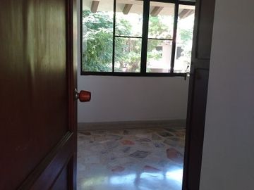 hermosa casa, construcción antisismica,excelente  ubicacion en conjunto residencial,sector con mucha arbolizacion, cerca a vía principal