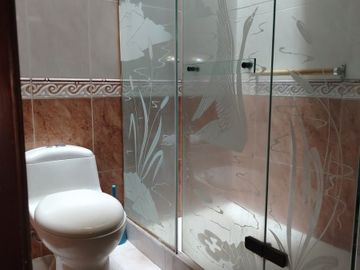 hermosa casa, construcción antisismica,excelente  ubicacion en conjunto residencial,sector con mucha arbolizacion, cerca a vía principal