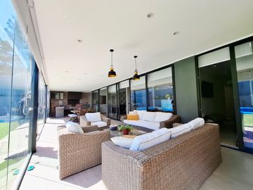 VENTA CASA 4 DORMITORIOS 2 EN SUITE BOSQUES DE MONTEMAR