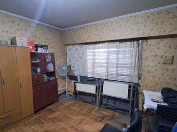 VENTA CASA EN ESQUINA CON GALPON.