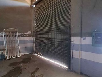 VENTA CASA EN ESQUINA CON GALPON.