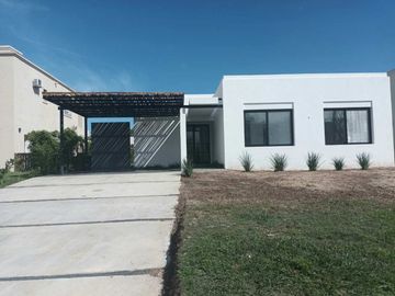 VENTA CASA ESTRENAR MANZANARES PILAR B SANTA CLARA