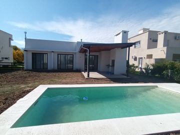 VENTA CASA ESTRENAR MANZANARES PILAR B SANTA CLARA