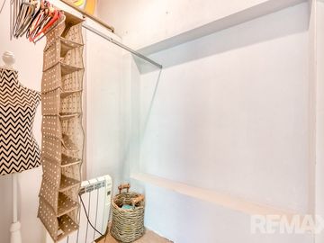Venta Casa 6 ambientes - 5 dormitorios, con pileta