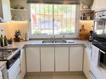 Venta casa con piscinaycancha de padel ,Manzanares