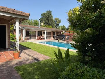 Venta casa con piscinaycancha de padel ,Manzanares