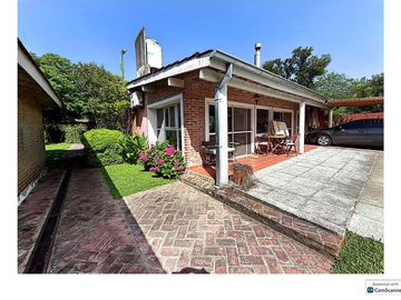 Venta casa con piscinaycancha de padel ,Manzanares