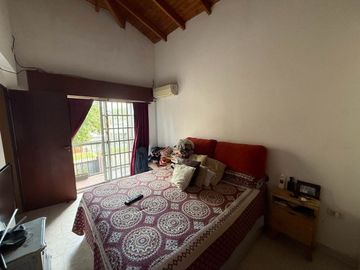 PH EN VENTA TIGRE 4 AMB CON JARDIN Y COCHERA
