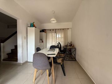 PH EN VENTA TIGRE 4 AMB CON JARDIN Y COCHERA