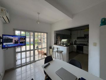 PH EN VENTA TIGRE 4 AMB CON JARDIN Y COCHERA